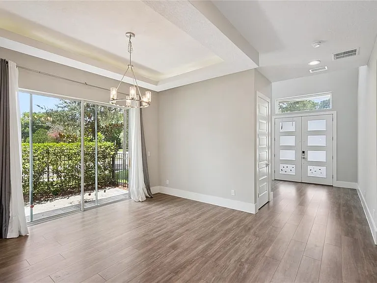 200 E Grant St — Photo 24