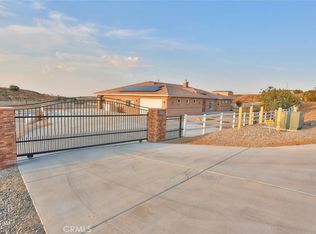 10020 Cedar St, Oak Hills, CA 92344