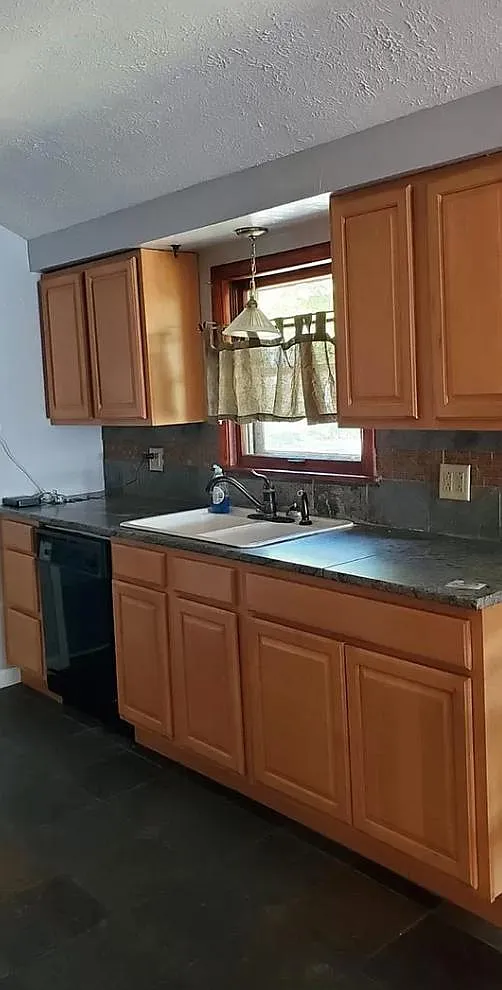 3 bed, 1100 sqft, $1,600 — Photo 4