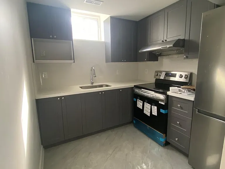 7 McHugh Rd #BASEMENT — Photo 8