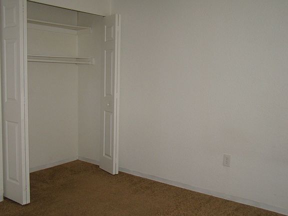 5th image of 10021 S Nob Hill Cir #0