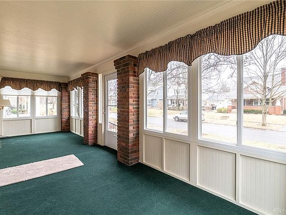 2nd image of 346 Wiltshire Blvd