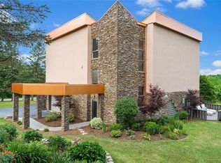 6985 Chestnut Ridge Rd, Orchard Park, NY 14127