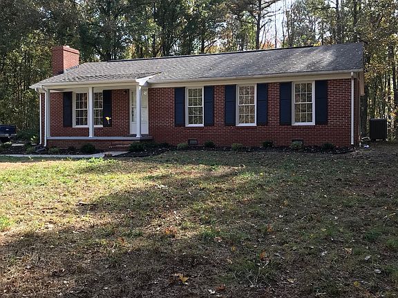 3rd image of 127 Walnut Woods Dr