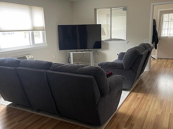 4th image of 28 Monticello Dr #B