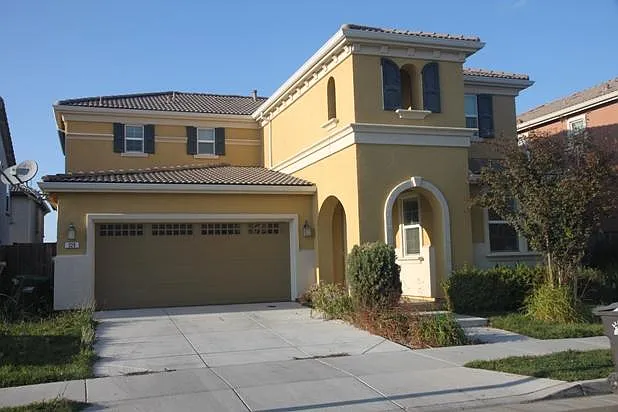 329 Craftsman Dr photo 1