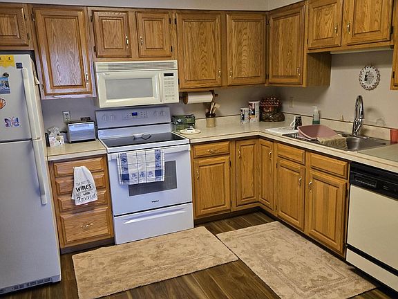3rd image of 2635 Gateway Ave APT 5