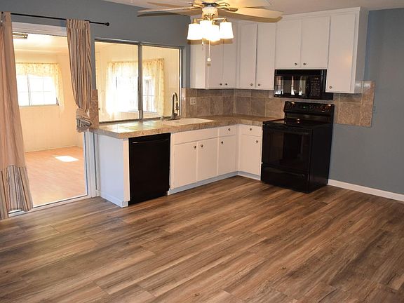 5th image of 240 Vineyard Dr