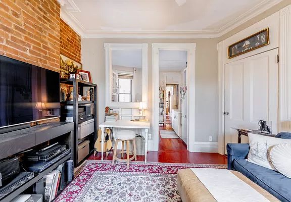 3rd image of 349 W 44th St APT 5RE