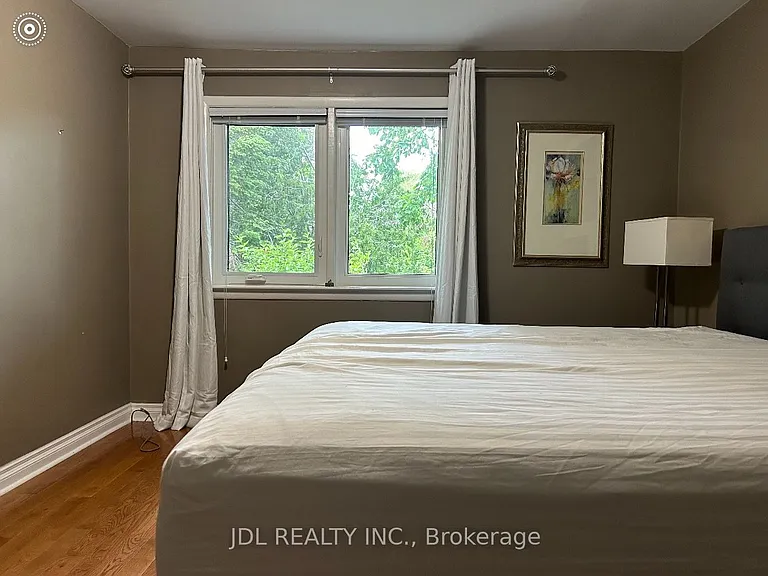 110 Robinson St #AA MAIN — Photo 2