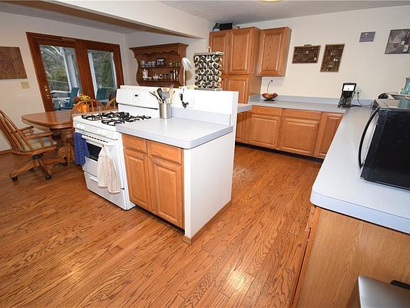 5th image of 3059 Saybrooke Blvd