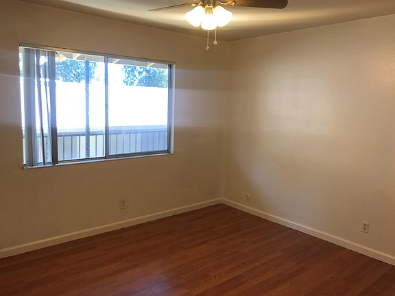 3rd image of 5409 Morrow Dr APT F