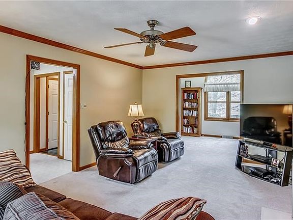 4th image of 149 Village Dr