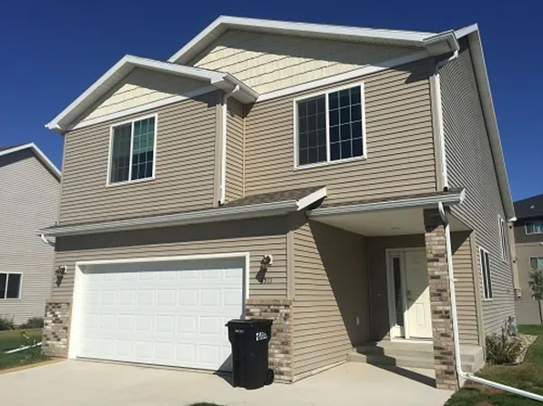 3511 8th St E, West Fargo, ND 58078