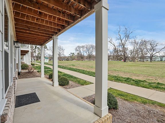 5th image of 638 Parkvue Place Dr