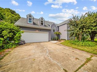 1489 Round Hill Dr, Virginia Beach, VA 23456