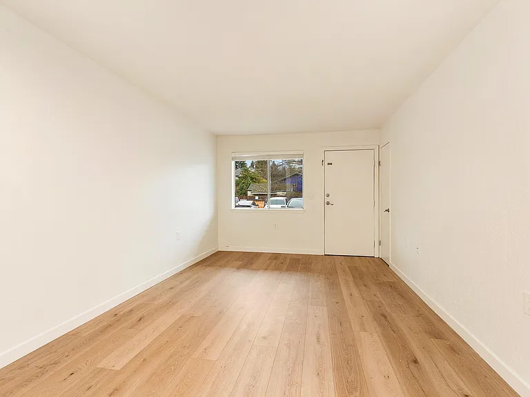 Crestwood Place — Photo 5