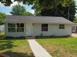 710 10th St, Three Rivers, MI 49093