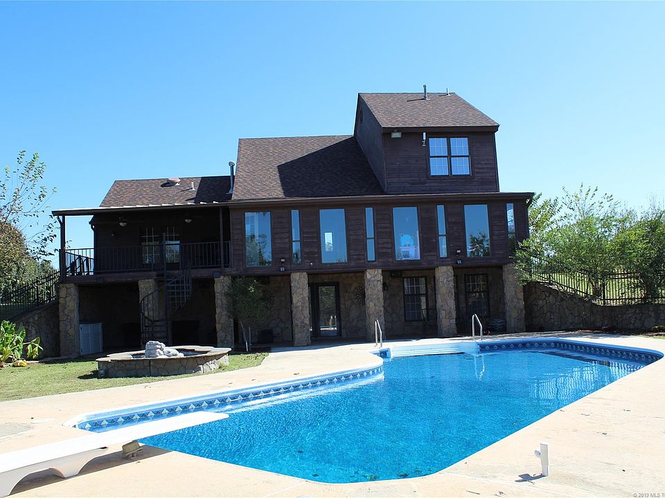 2nd image of 1625 Larkspur Ln