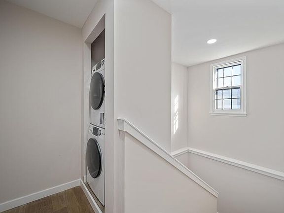 4th image of 1525 Green St