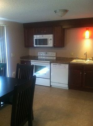 2nd image of 158 Beech St