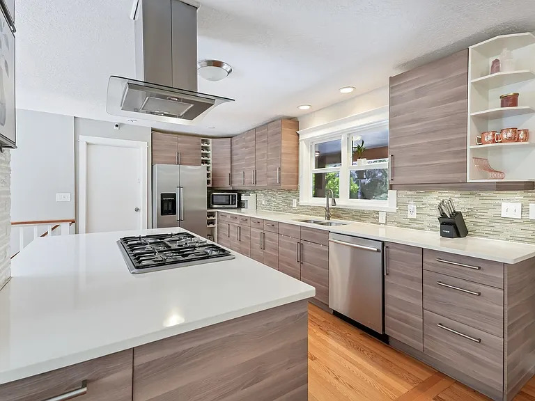 5530 SW Logan Ct — Photo 17