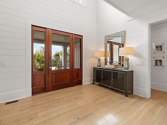 3rd image of 571 Wading Pl
