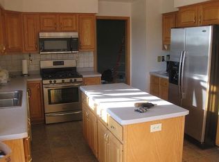 5011 Roneta Ln, Manitowoc, WI 54220