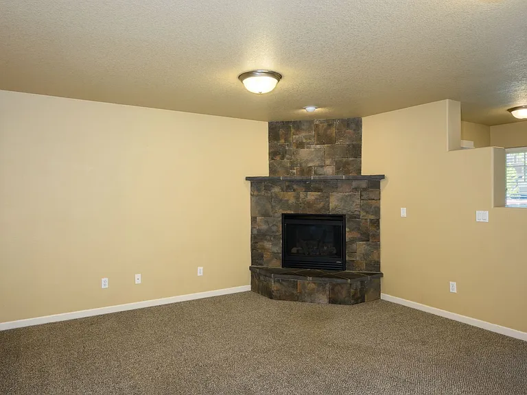 20468 Brentwood Ave — Photo 8