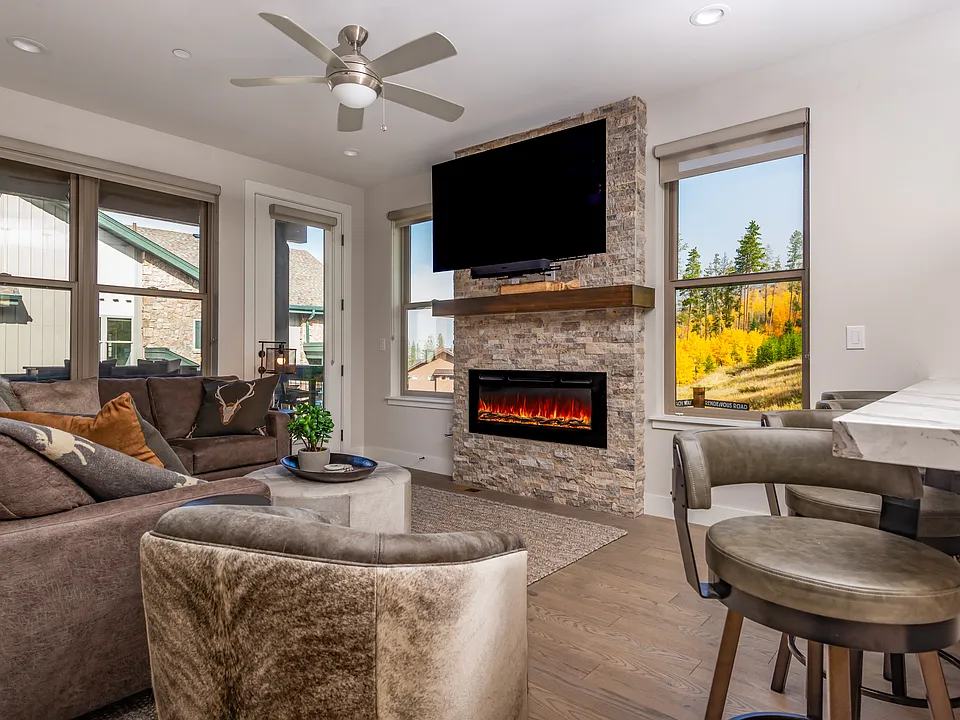 12 Stagecoach Way