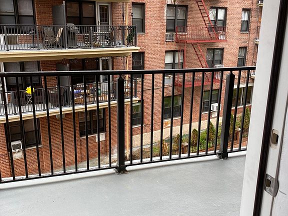 3rd image of 1130 Stadium Ave #A04