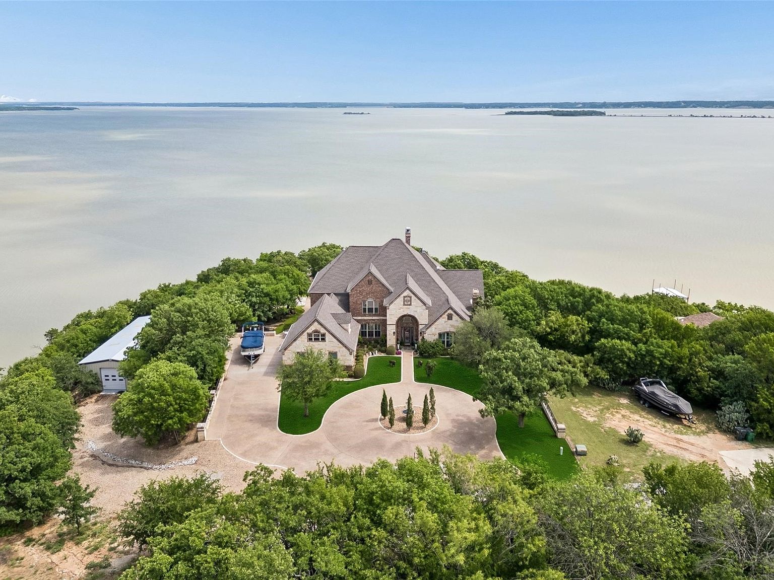826 Cimmarron Bay Dr, Runaway Bay, TX 76426 | MLS #21253185 | Zillow