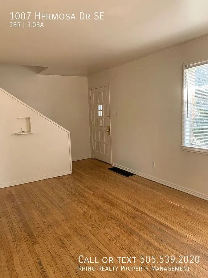 Welcome To Ridgecrest! Cozy 2 Bedroom, 1 Bath Available Now! — Photo 3