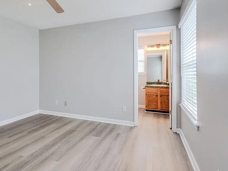 308 Barrister Cir — Photo 15