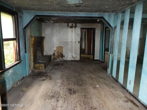 3rd image of 1623 W 23rd St