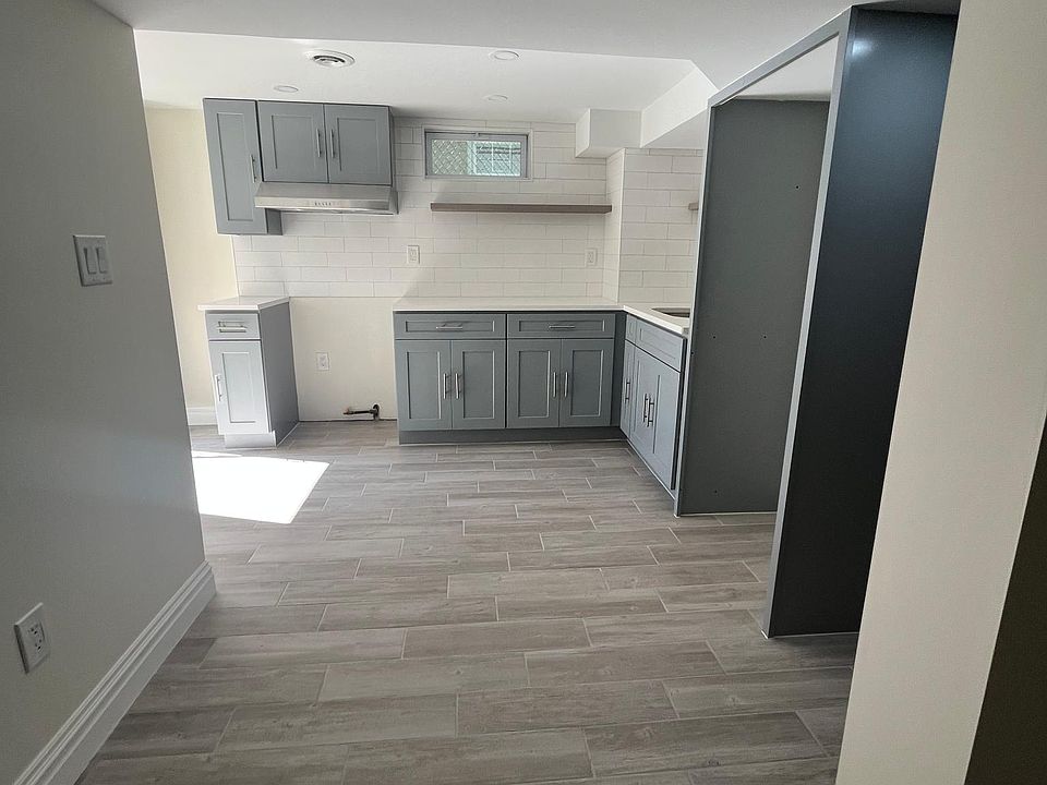 1st image of 15 Cascade St #2