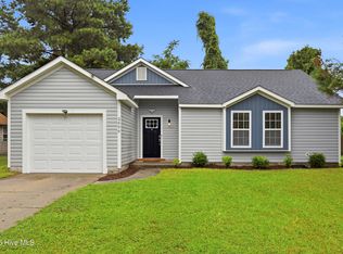 2606 Idlebrook Cir, Midway Park, NC 28544