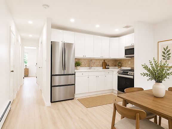4th image of 292 Tompkins Ave #2