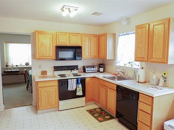4th image of 51 Penns Grant Dr
