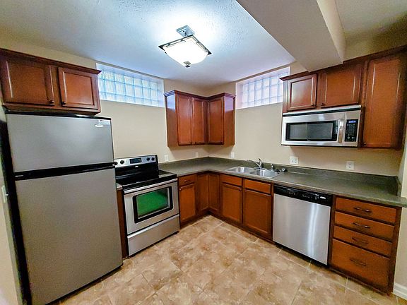 3rd image of 606 N 33rd St APT 1-B