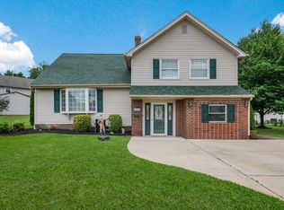 1091 Roberts Rd, Warminster, PA 18974