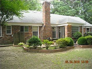 2nd image of 2543 Rosehaven St