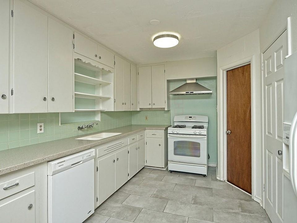 1st image of 108 W Croslin St #A