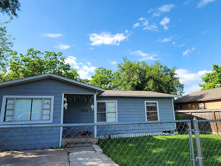 253 N Carolina St — Photo 1