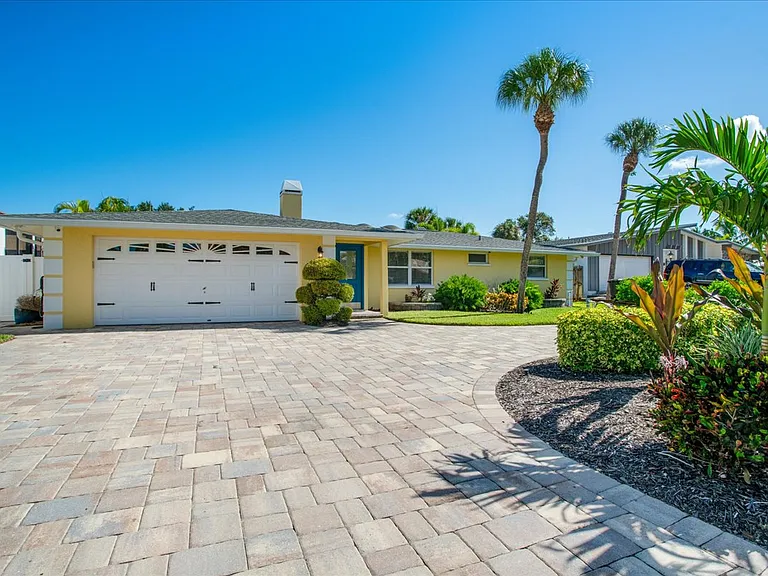 339 Avenida De Paradisio — Photo 48