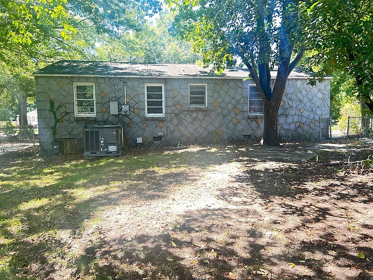 1414 S Kilbourne Rd — Photo 9