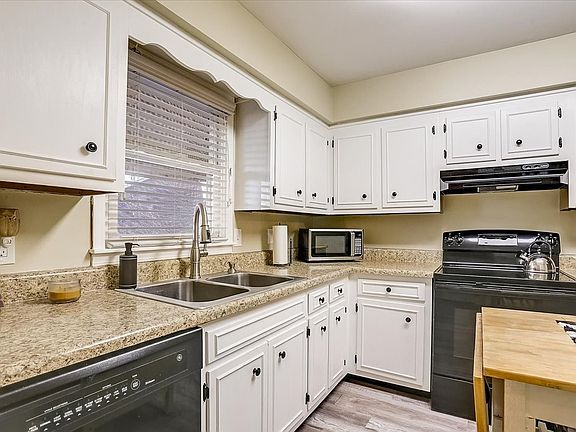 3rd image of 125 Westfield Dr