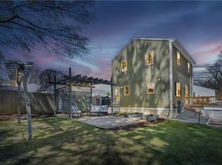 15 Glendale Ave, Riverside, RI 02915