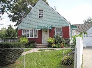 13361 245th St, Rosedale, NY 11422