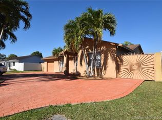 14971 SW 71st St, Miami, FL 33193